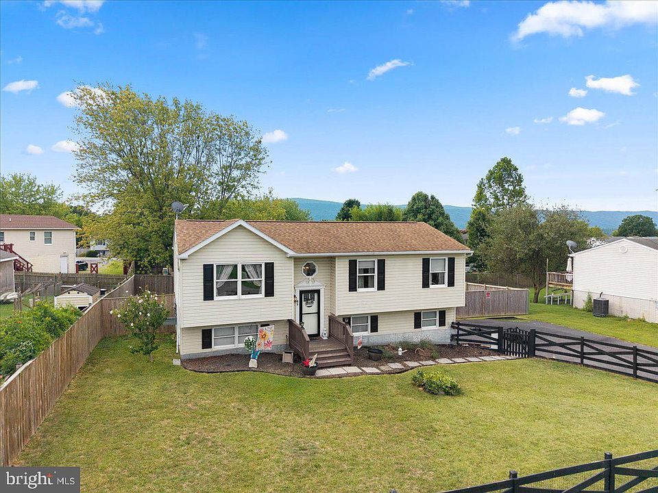 1st image of 45 Greenleaf Rd