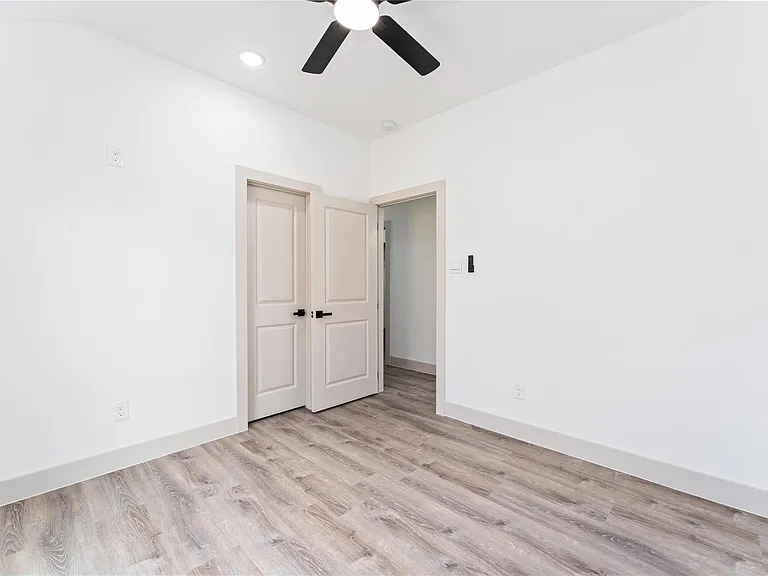 9001 Nyssa St #B — Photo 17
