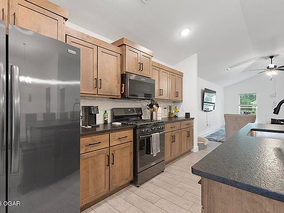 5th image of 333 E Greystone Sq