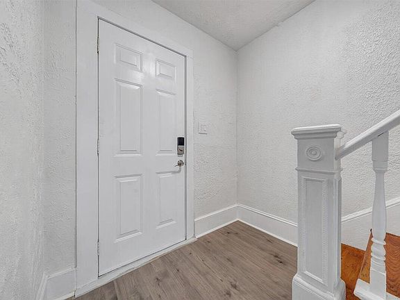 3rd image of 1211 Dale Ave SE