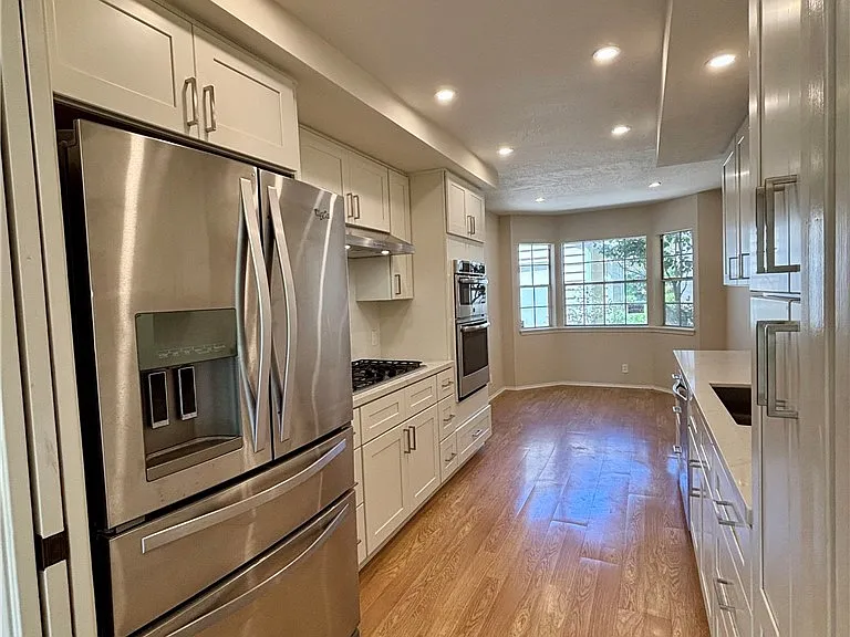 451 Medford Ct #102 — Photo 6