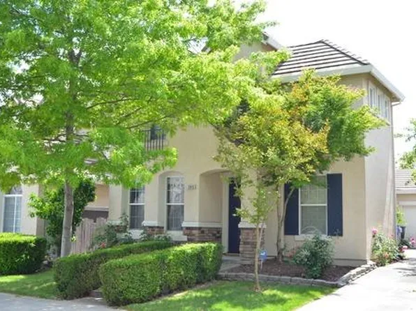 2048 Fenmore Way, Sacramento, CA 95835