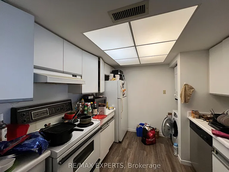 1001 Bay St #2217 — Photo 3