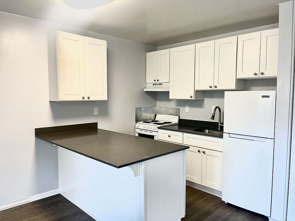 2nd image of 1717 Bellevue Ave APT 404
