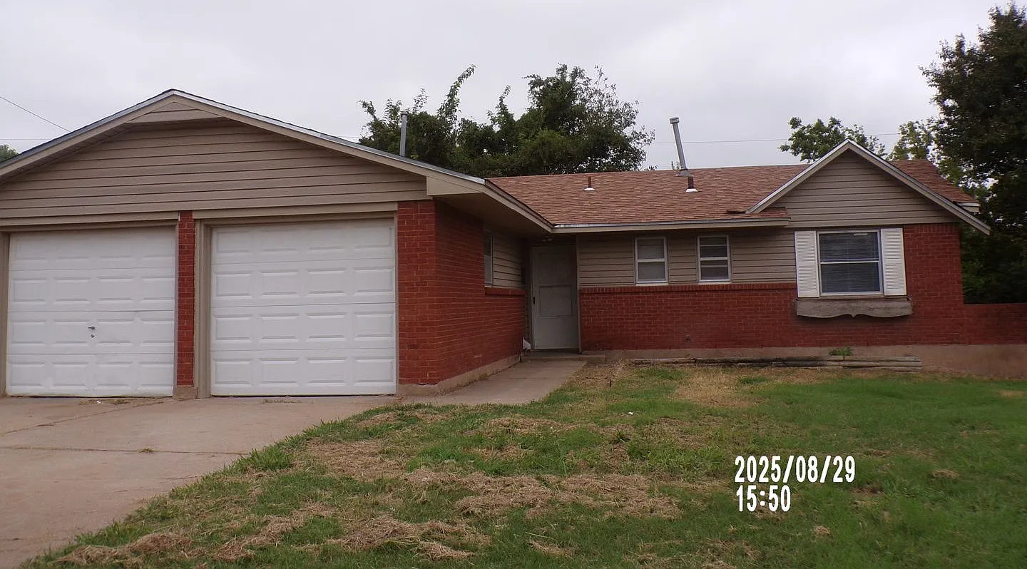 Centrally located home close to Ft. Sill, — Photo 1