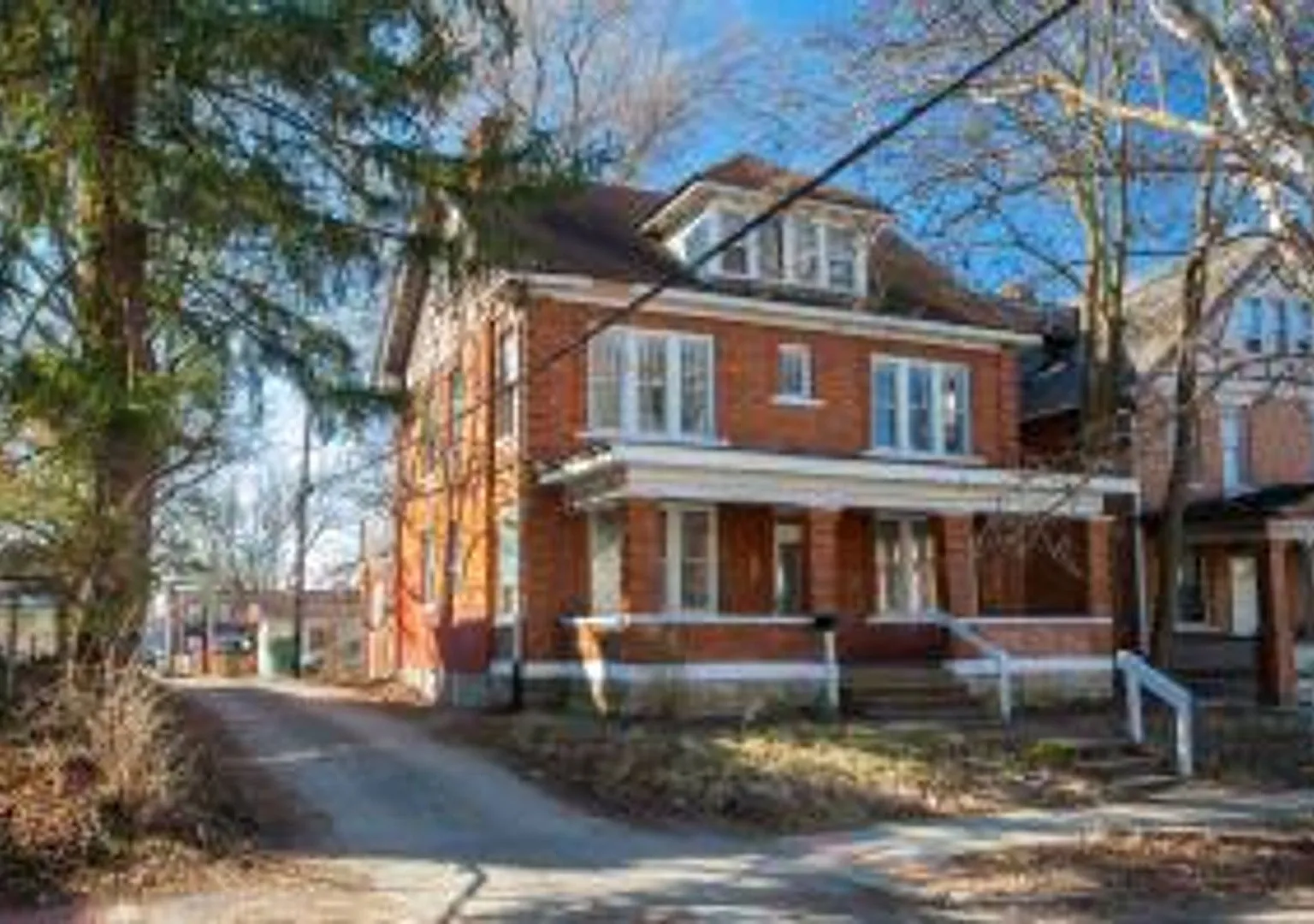 Huge Brick OSU Campus Single Family House! — Photo 1