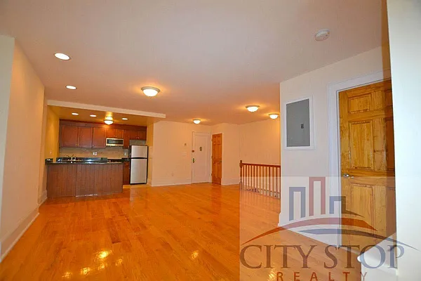 Rented by City Stop Realty | media 2