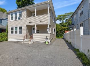 20 Riverside Sq, Hyde Park, MA 02136