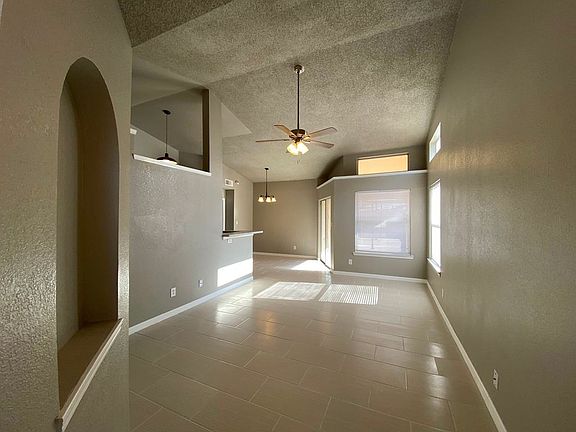 5th image of 2914 Royal Knoll Dr