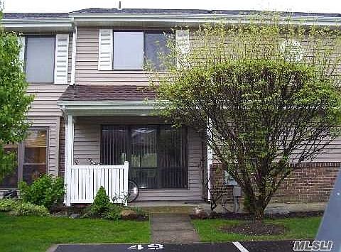 2nd image of 49 W Pond Ct