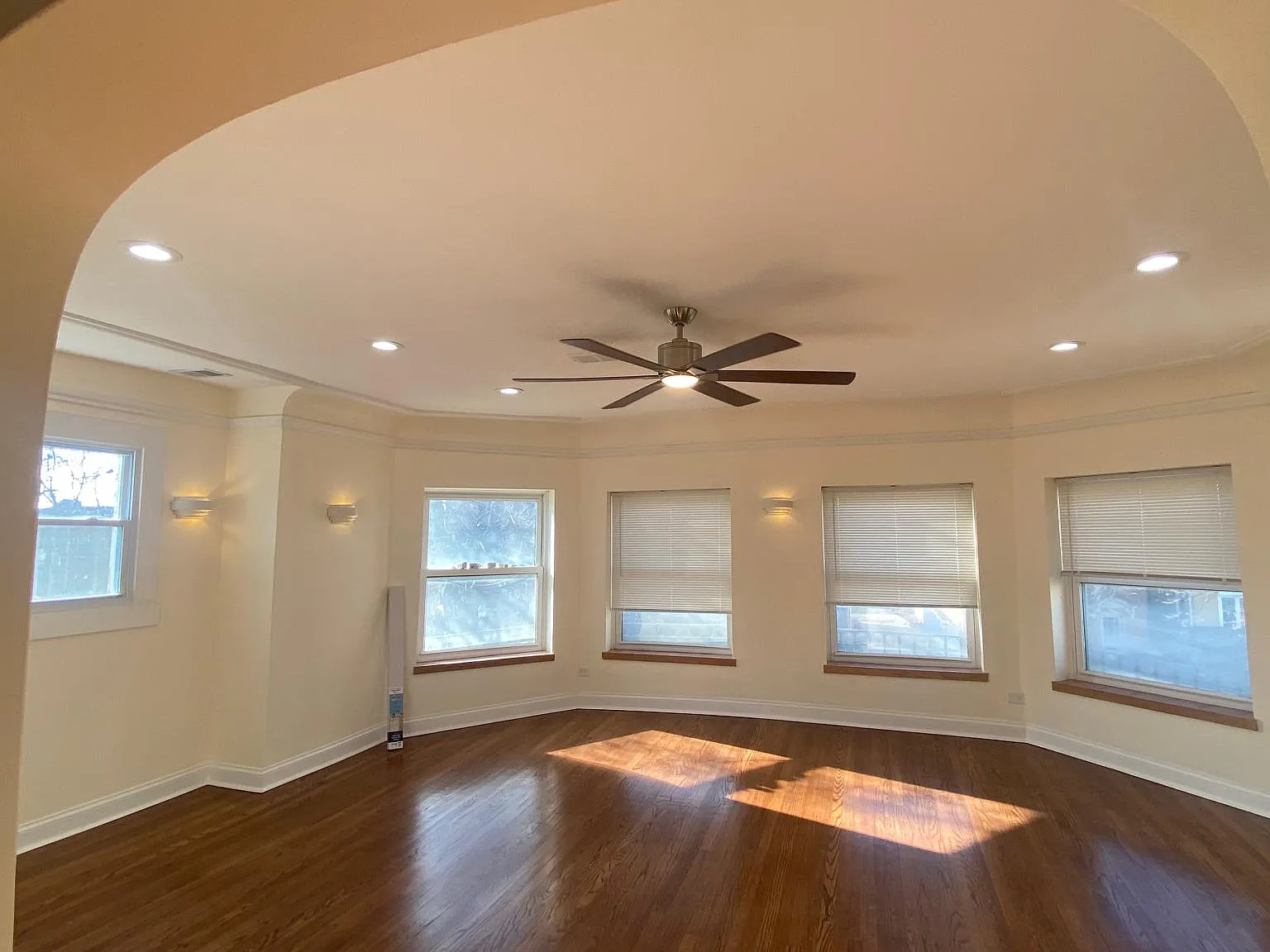 5739 N Francisco Ave — Photo 3