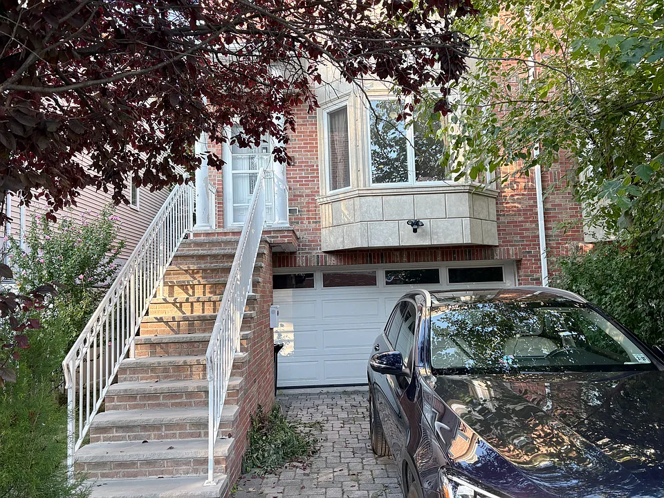 253 Columbia Ave