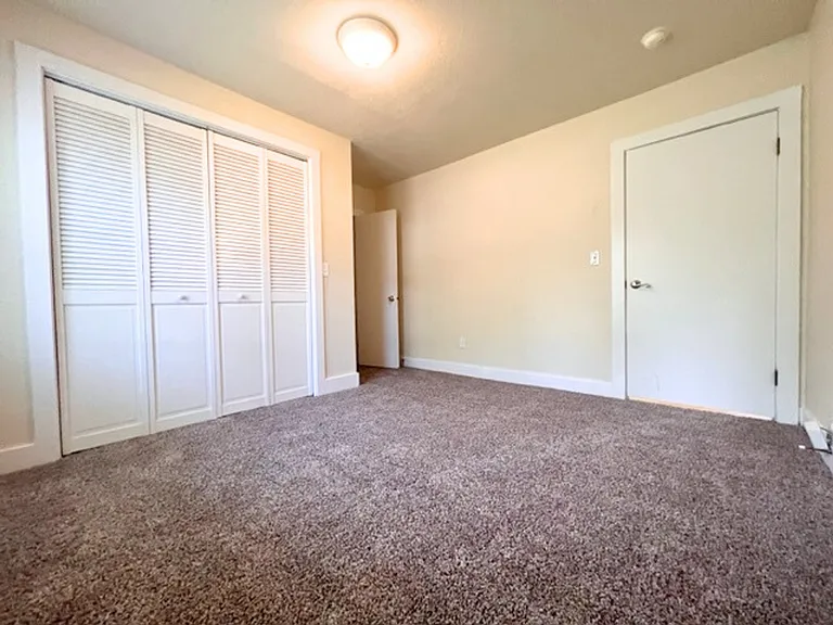 4022 N Christine St — Photo 11