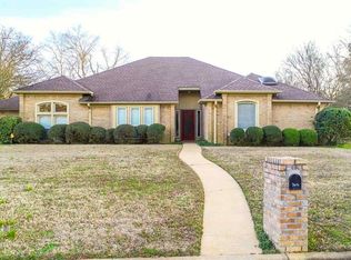 3606 Woodview Ln, Kilgore, TX 75662