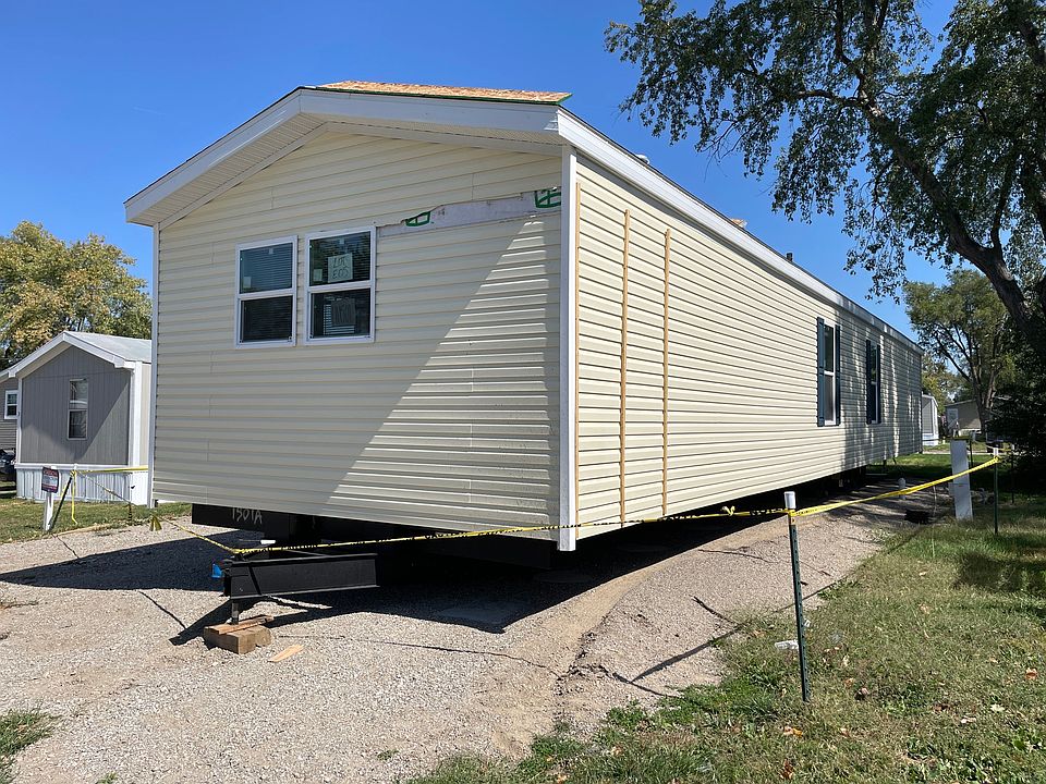 2nd image of 5 Evergreen Dr