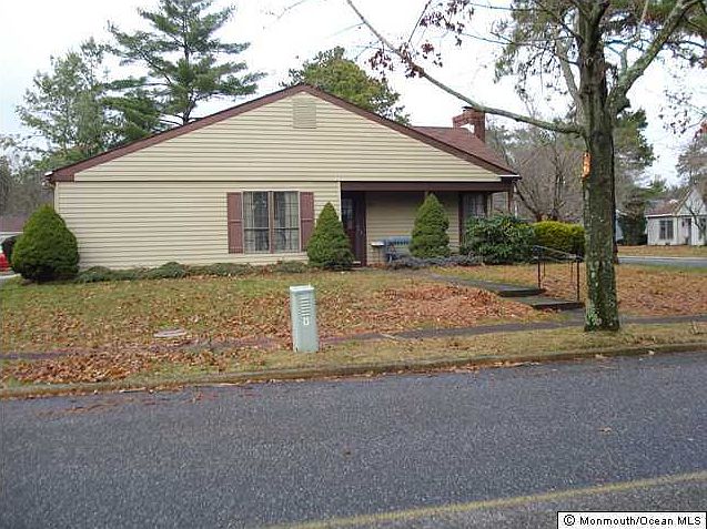 2nd image of 599 Devonshire Court #A