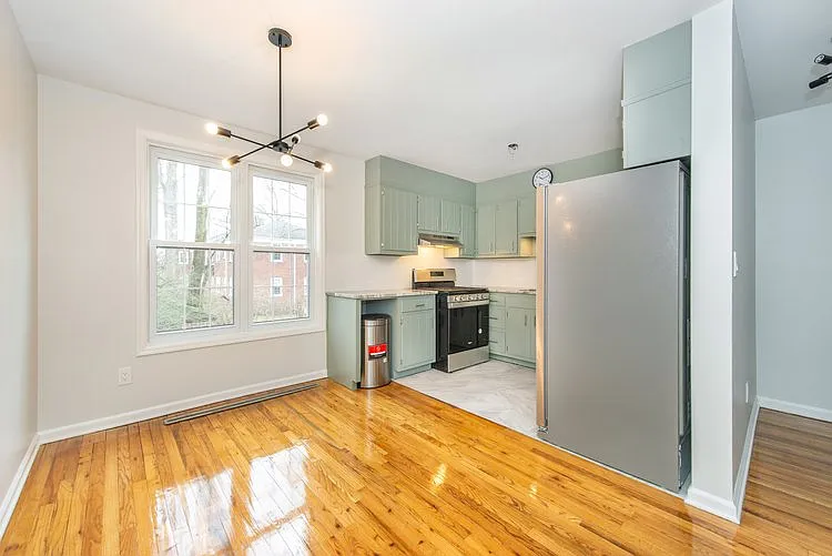 388 Morris Ave #1 — Photo 2
