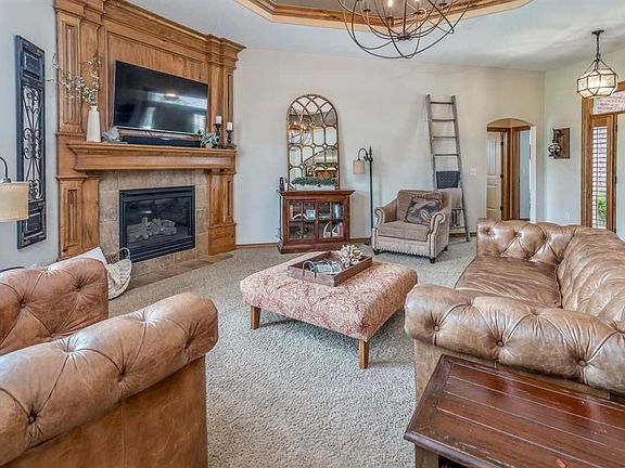 4th image of 3310 N Brush Creek Ct