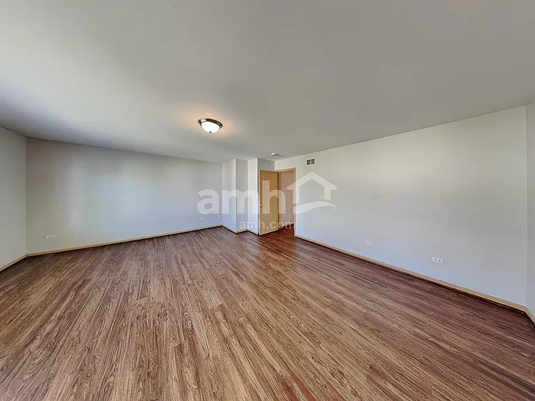 3226 Kenilworth Ln — Photo 11