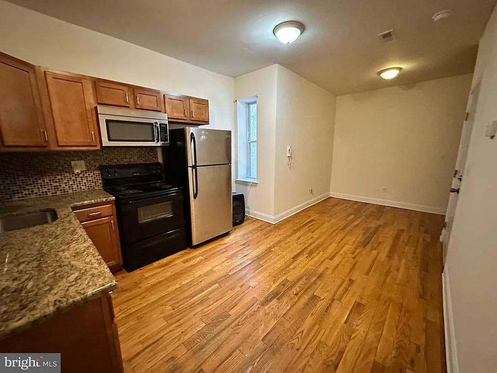 1 bed, 1973 sqft, $650 — Photo 3