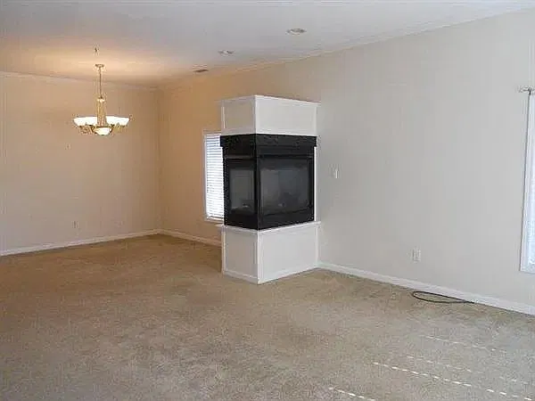 2 bed, 1126 sqft, $2,225 — Photo 3