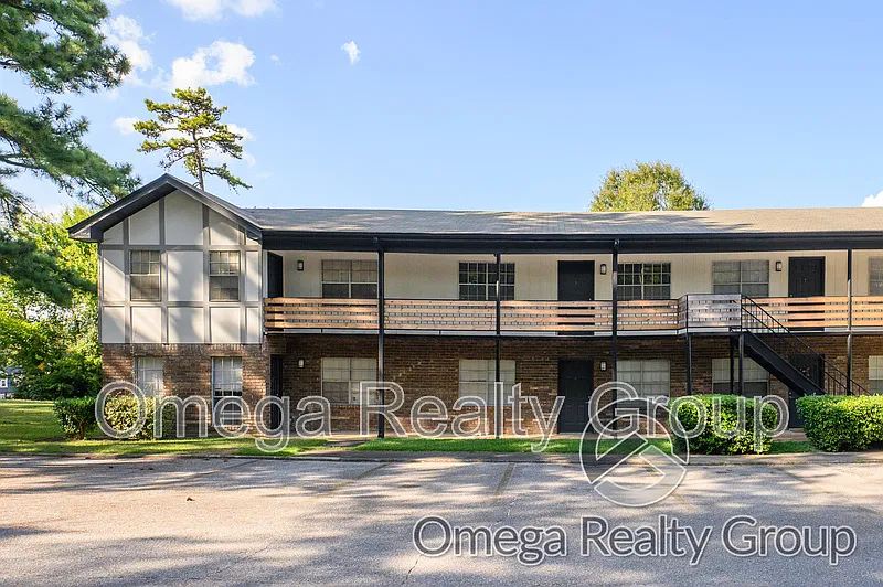 The Woodley Apartments — Photo 2