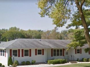 1516 Riggert Rd, Fort Atkinson, WI 53538