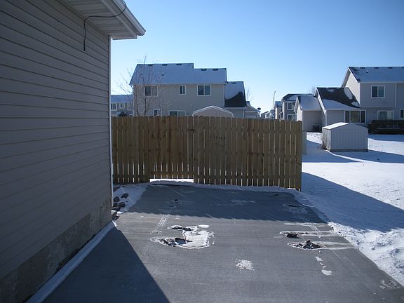 3rd image of 570 SE Melrose Dr