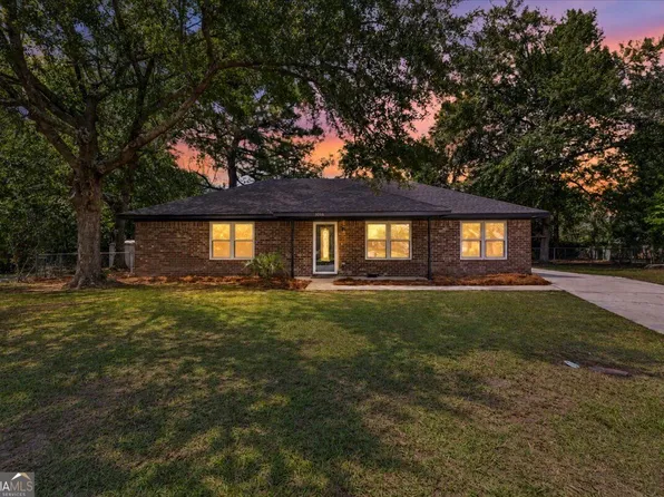 1016 Farr Ct, Hinesville, GA 31313