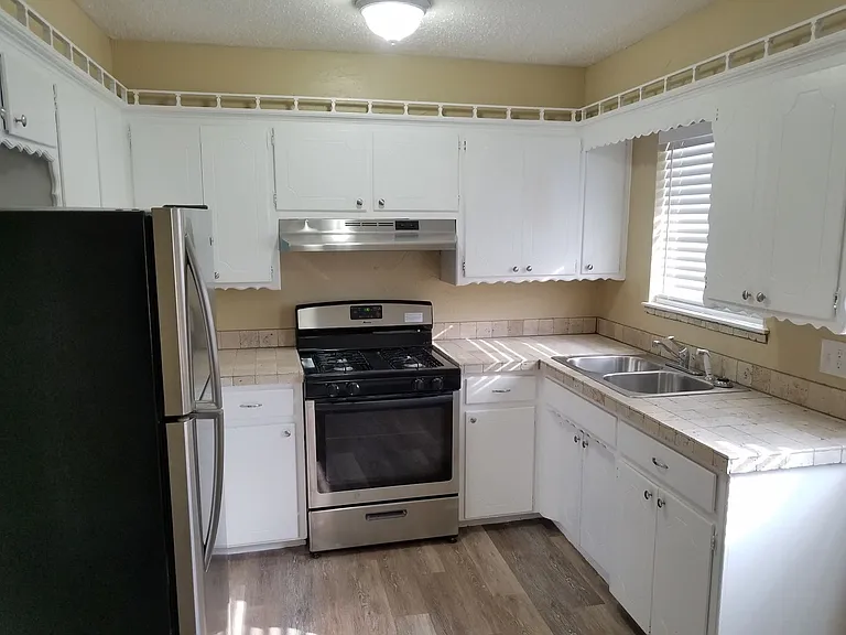 301 N University Dr #9 — Photo 19