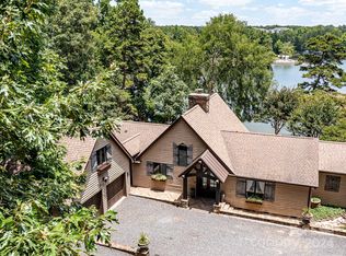 15640 Sprucewood Rd, Charlotte, NC 28278