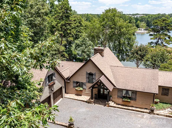 15640 Sprucewood Rd, Charlotte, NC 28278