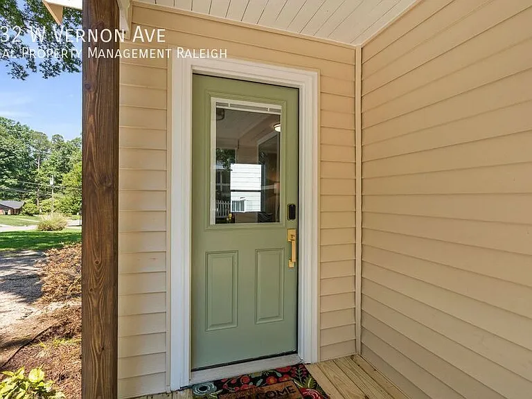 132 W Vernon Ave — Photo 3