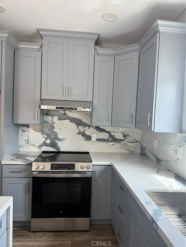 3 bed, 1000 sqft, $3,500 — Photo 4