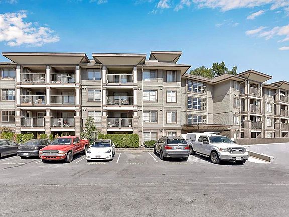 3rd image of 45567 Yale Rd #214