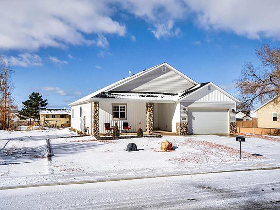 3rd image of 403 N Highland Dr