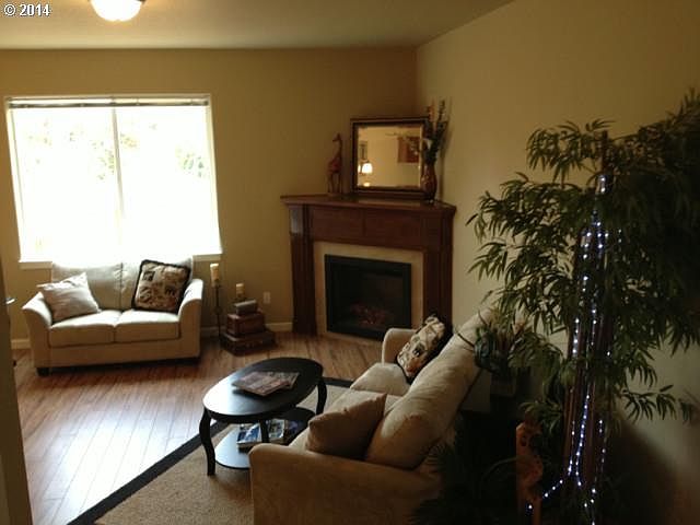 2nd image of 606 SW Taylor Ct