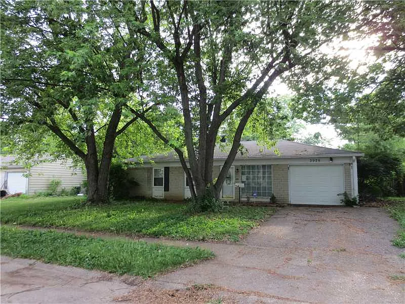 3926 N Faculty Dr photo 1