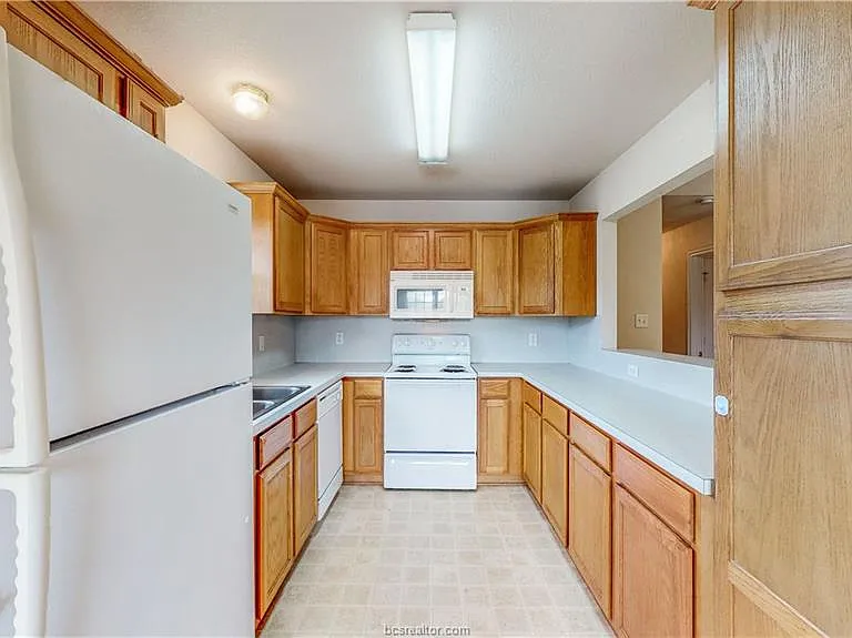 3746 Oldenburg Ln — Photo 8