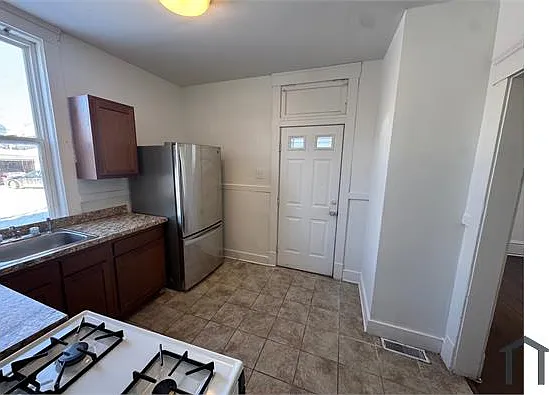 3300 W 98th St #5 — Photo 9
