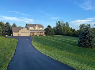 20365 Lake Ridge Dr, Prior Lake, MN 55372