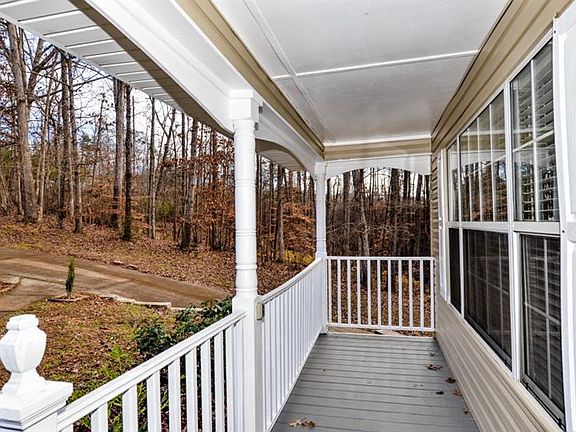 4th image of 3018 Waterford Dr