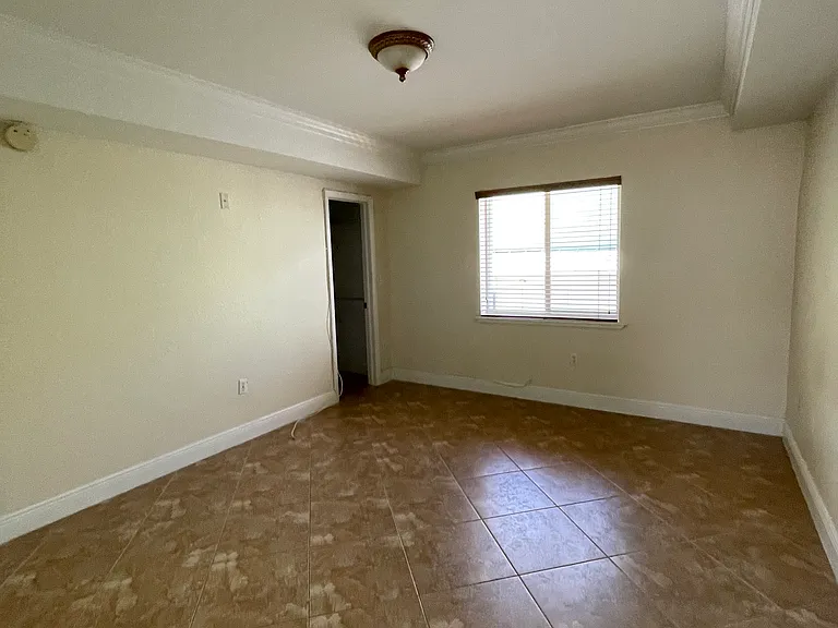 156 Marina Ave — Photo 22