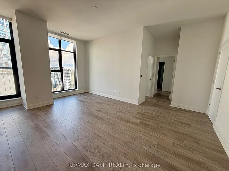 20 Soudan Ave #Penthouse 06 — Photo 18