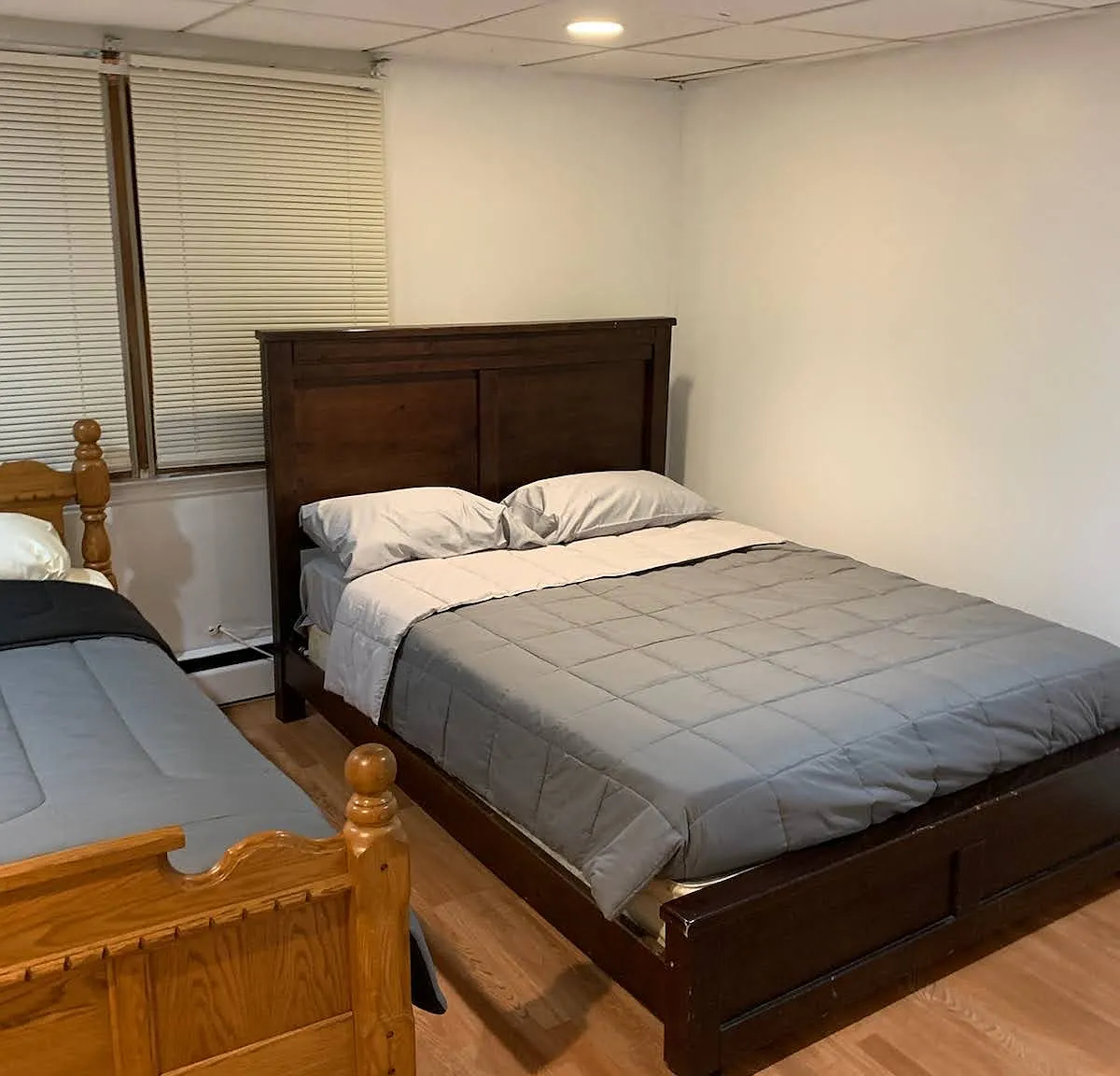 5 bed, 2.5 bath, 2400 sqft, $6,500 — Photo 3