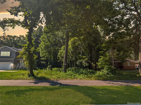 0 W Nine Mile Rd, Southfield, MI 48075