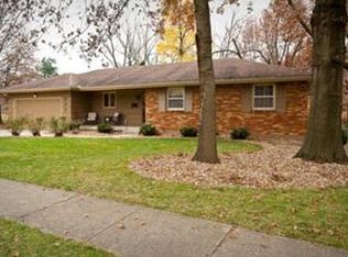 307 SW Stratford Rd, Lees Summit, MO 64081
