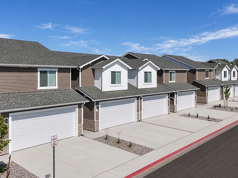Valo At Bellin Townhomes — Photo 3