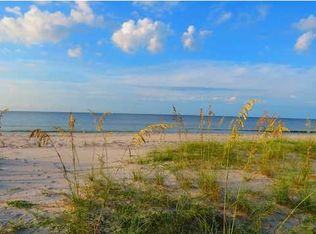 634 Gulf Shore Dr, Carrabelle, FL 32322