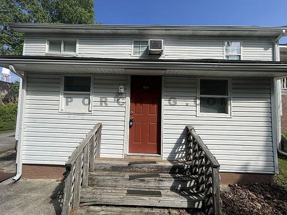 2nd image of 182 Chestnut St